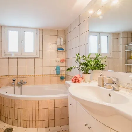 Glyfada Central Apartman